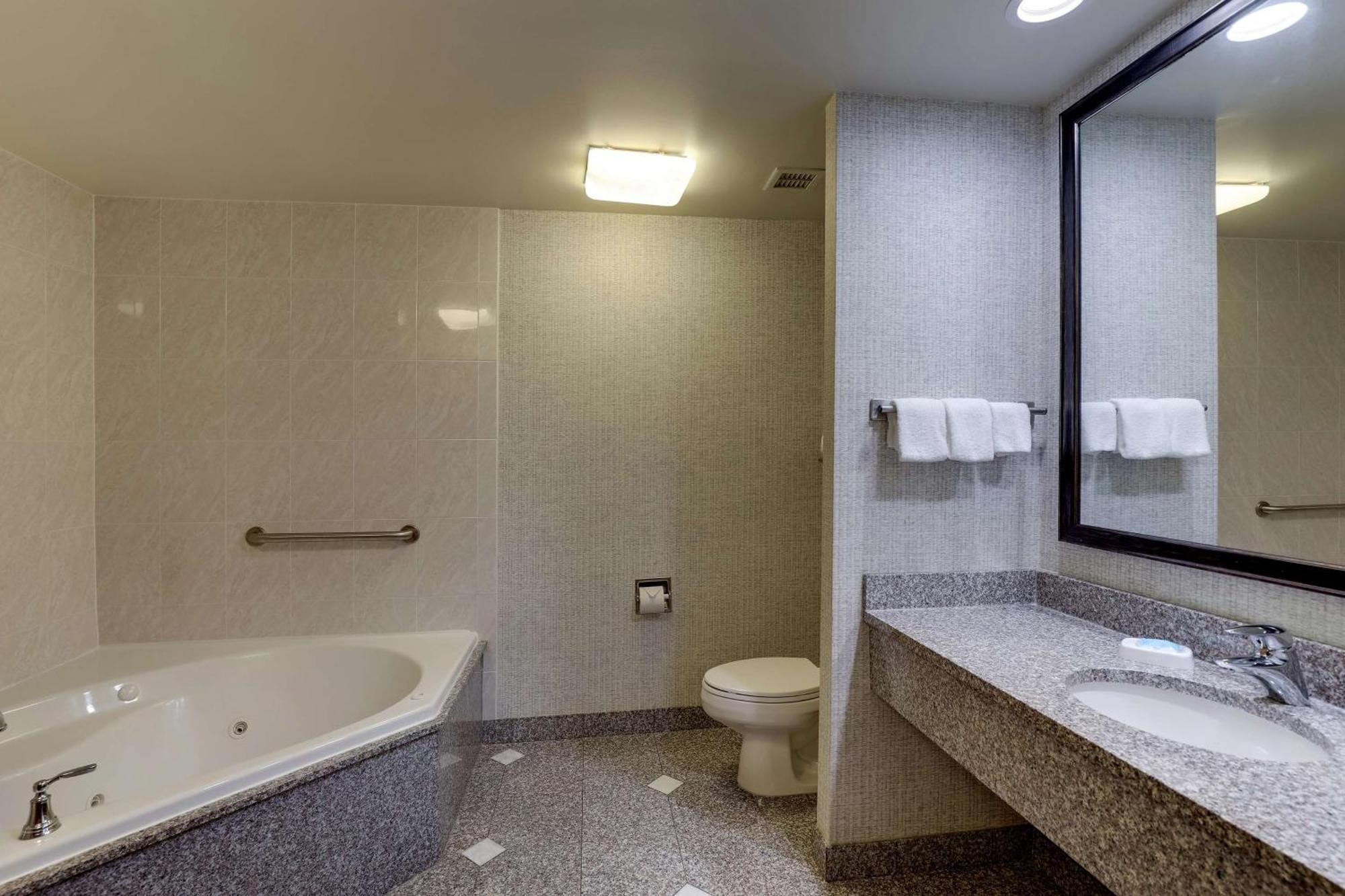 Drury Inn & Suites Montgomery Exteriör bild